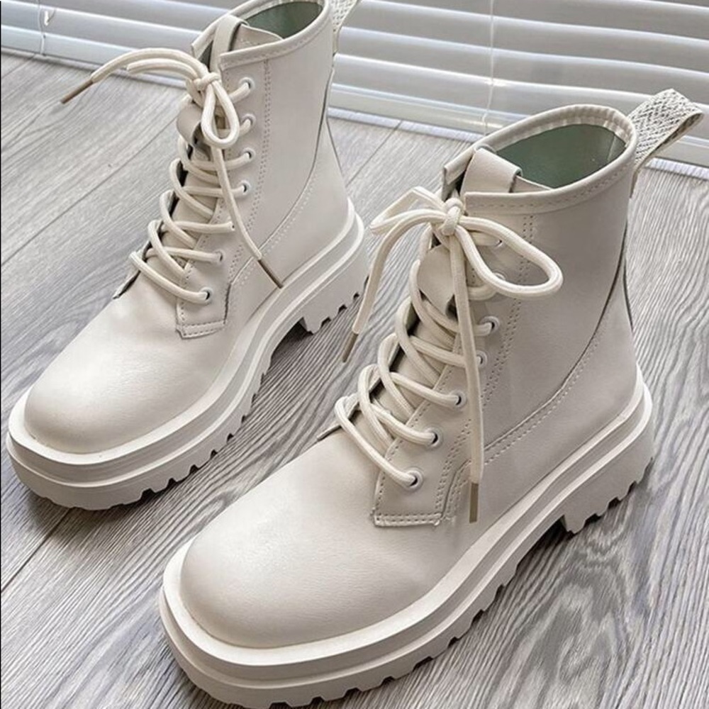ROMWE white lace up combat boots size 8.5